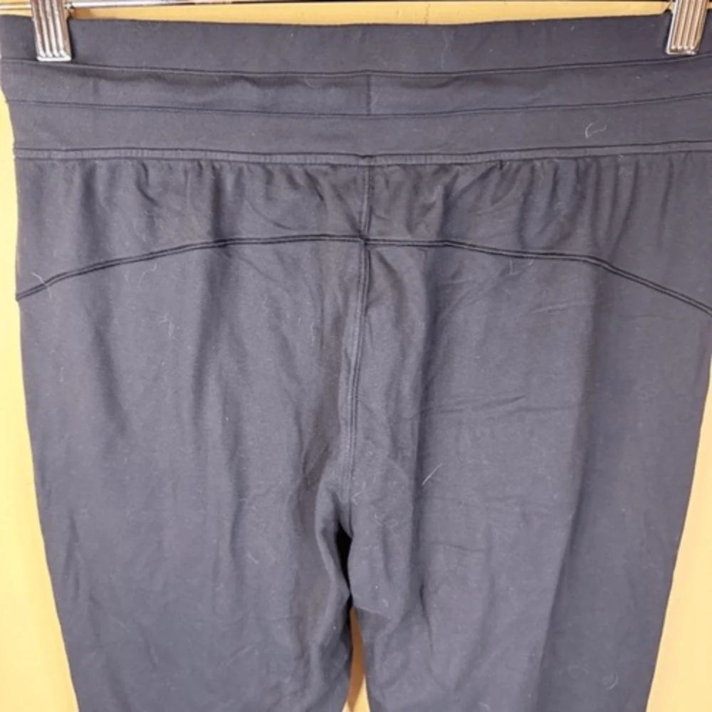 Lululemon On the Fly Jogger Size 8 Womens Black‎ 29